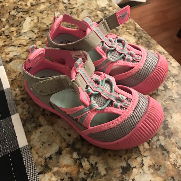 Other - OshKosh girls water shoes pink gray size 10